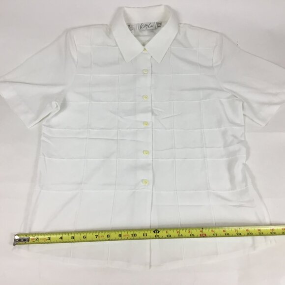 (PO) Kathy Che, Wht Button-Down Shirt - Picture 6 of 12
